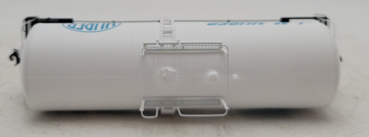 Walthers 920-100126 HO J.M. Huber JMHX 40' UTLX Funnel Flow Tank Car #72955 NIB
