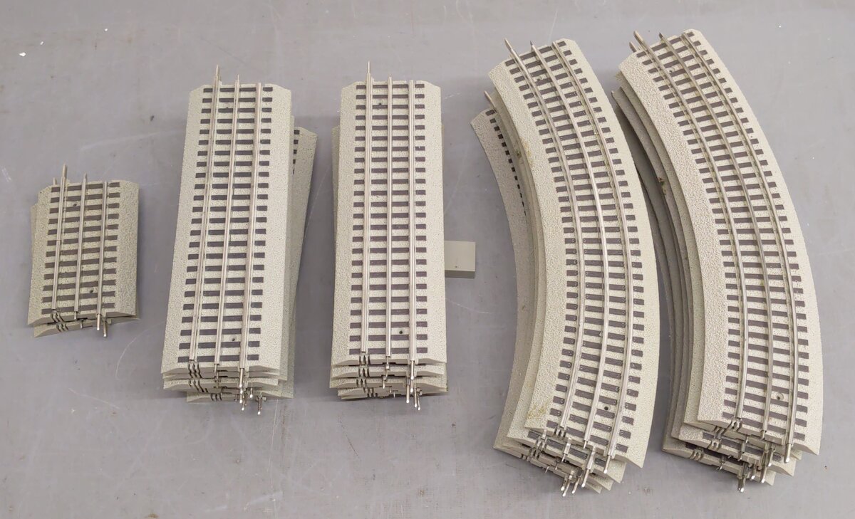 Lionel O Gauge Fastrack Assorted Straight & Curved Track Sections [35] VG