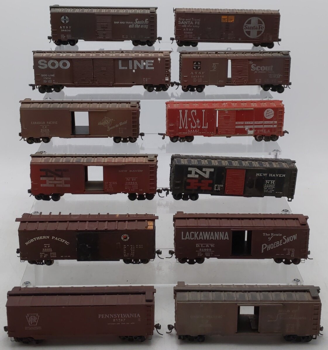 HO Scale Assorted Box Cars [12]