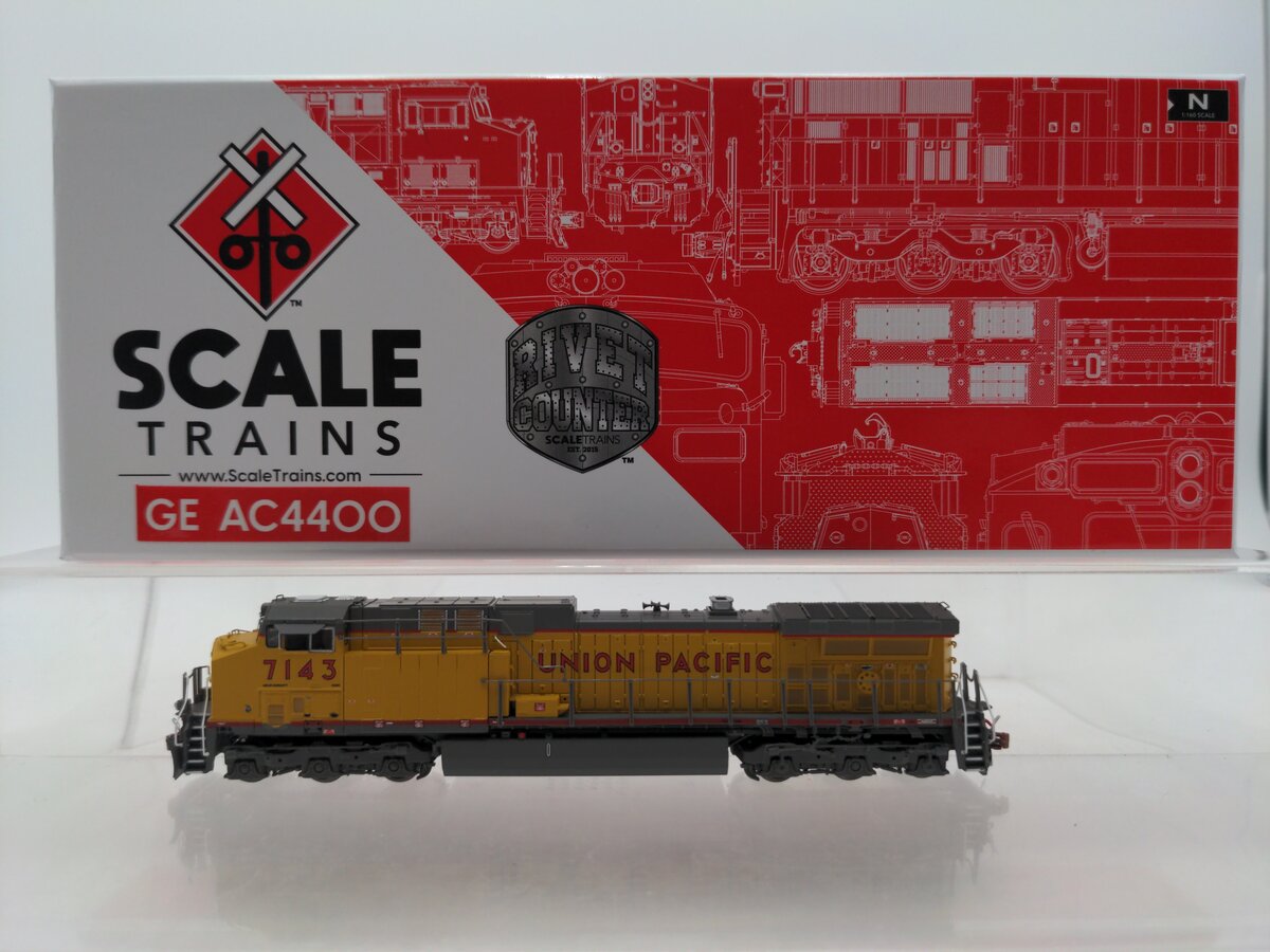Scale Trains SXT39139 N Scale Union Pacific Diesel Locomotive #7143 LN/Box