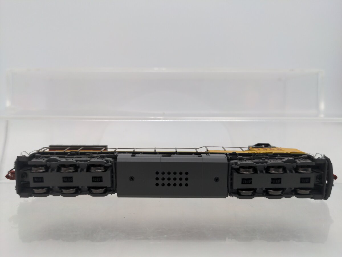 Scale Trains SXT38544 N Scale Union Pacific Diesel Locomotive #9568 LN/Box