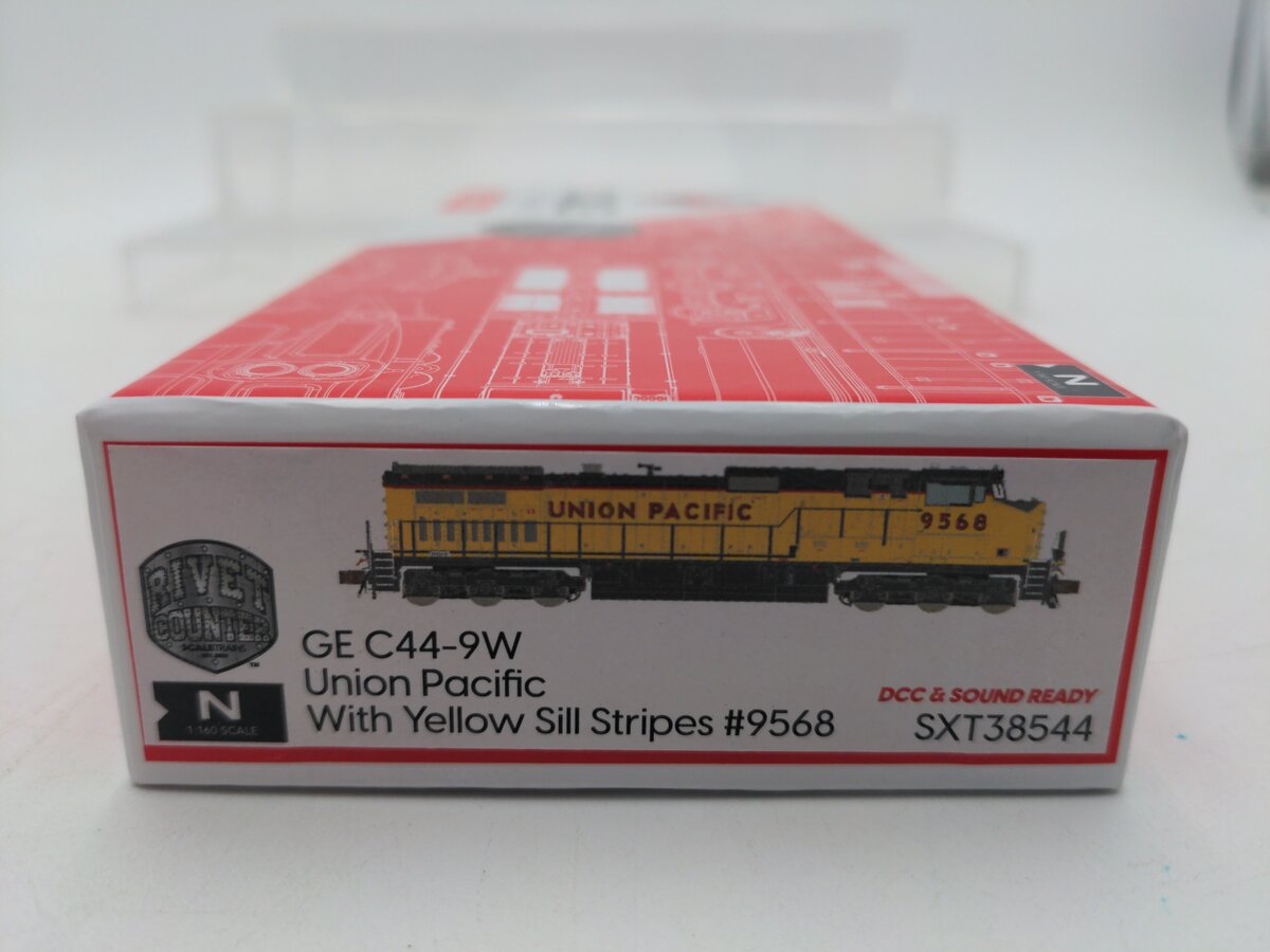 Scale Trains SXT38544 N Scale Union Pacific Diesel Locomotive #9568 LN/Box