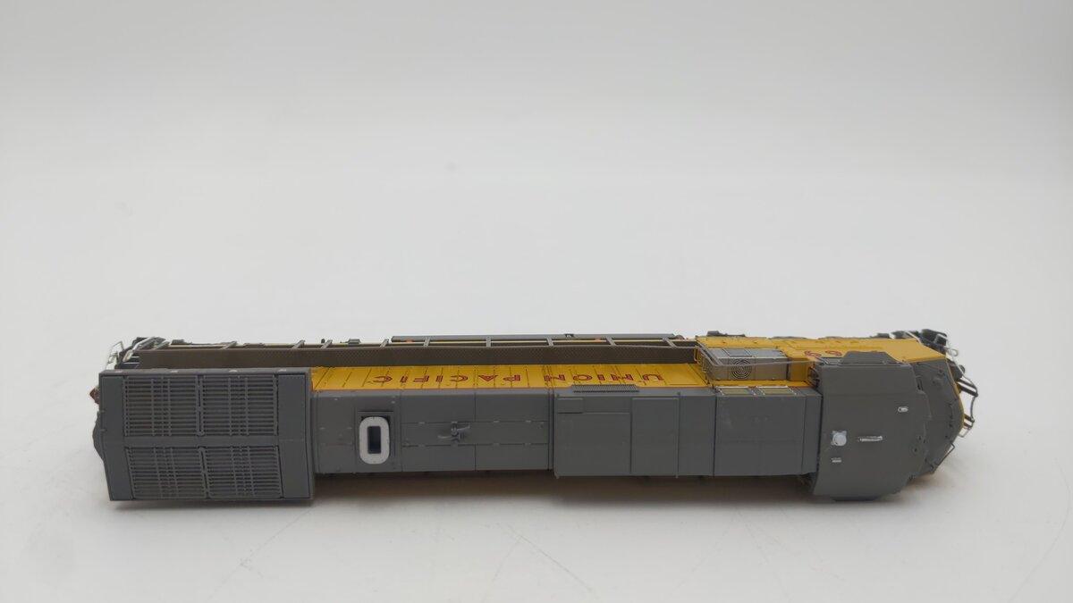 Scale Trains SXT38546 N Scale Union Pacific Diesel Locomotive #9569 LN/Box