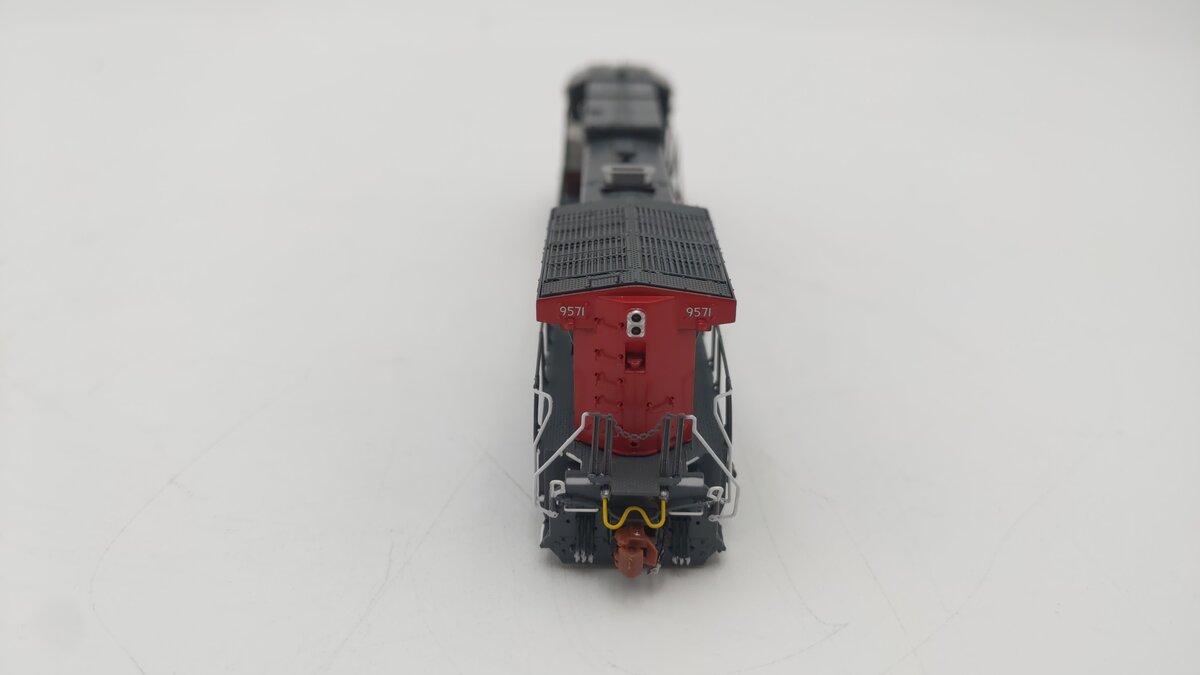 Scale Trains SXT38550 N Scale Southern Pacific Diesel Locomotive #9571 LN/Box