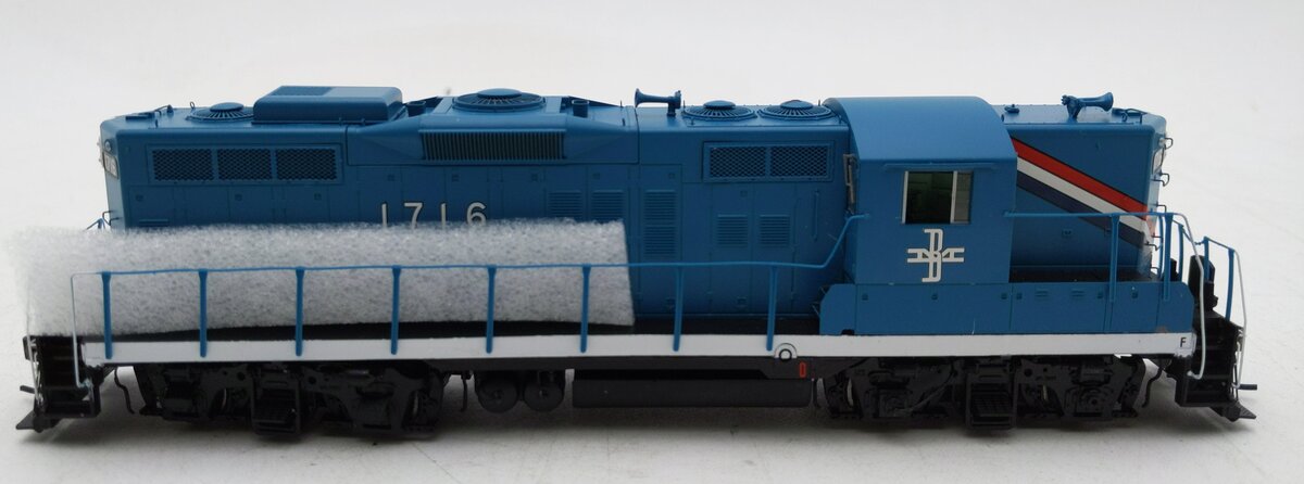 Athearn G62764 HO GP9 w/DCC & Sound, B&M/1970s Scheme #1716