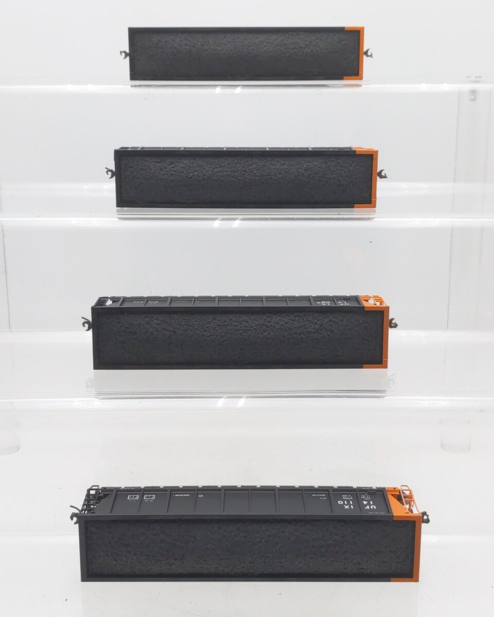 Atlas HO Scale Assorted Freight Cars [4] EX