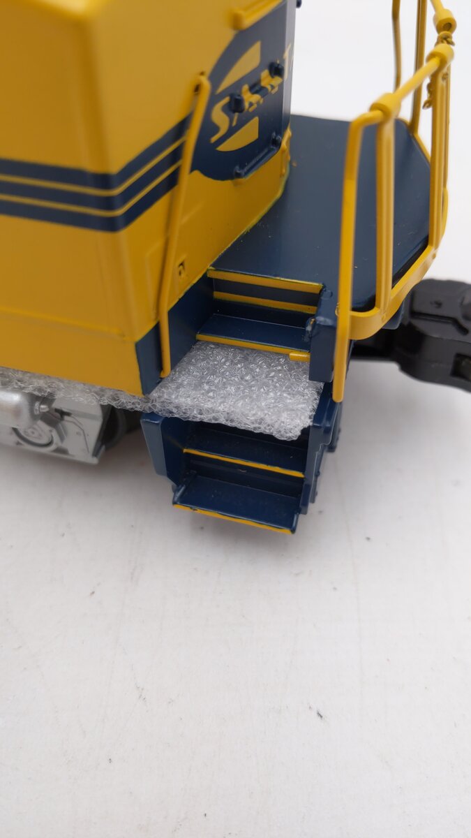 MTH 30-2309-3 Santa Fe Dash-8 Non-Powered Diesel Engine #525   EX/Box