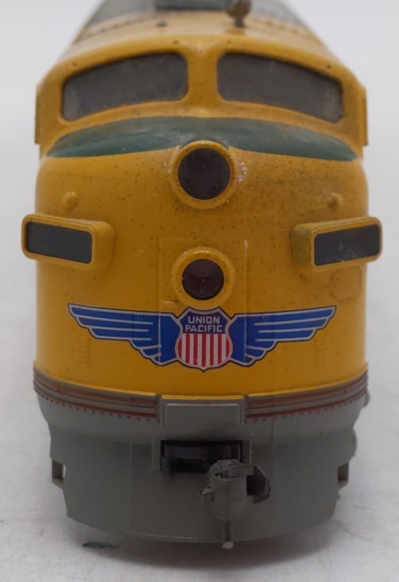 Kato HO Scale Union Pacific A & B Unit Diesel Locomotive VG