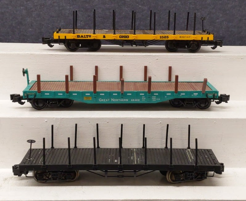 Bachmann G Scale Assorted Flatcars with Stakes [3] VG