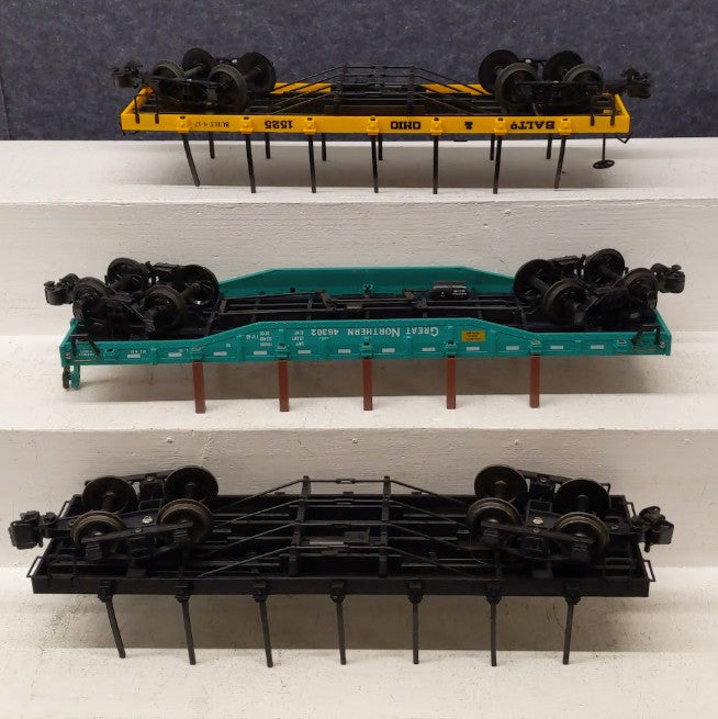 Bachmann G Scale Assorted Flatcars with Stakes [3] VG