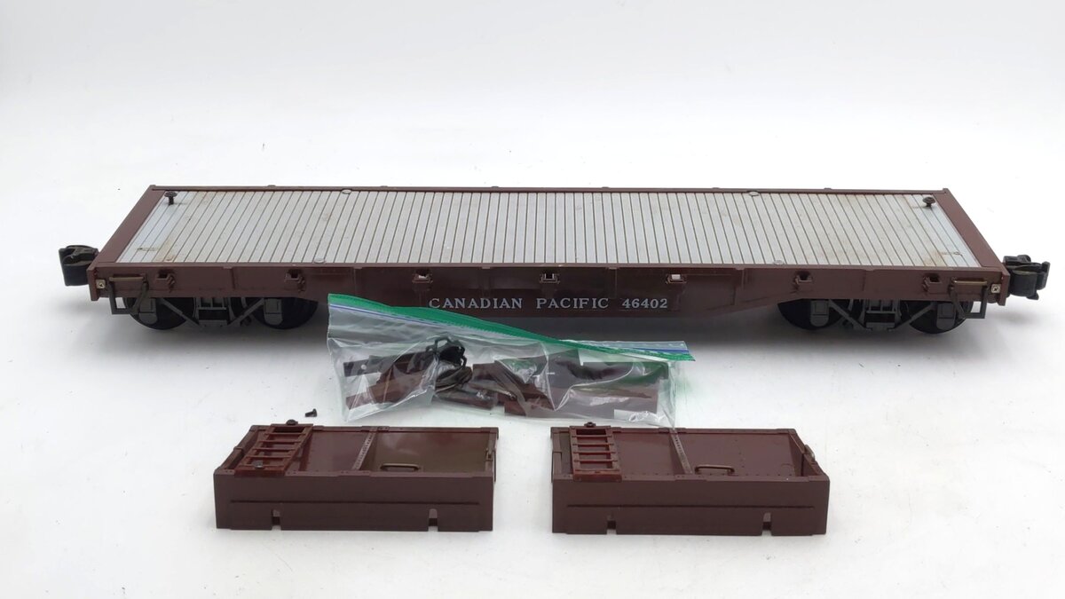 Aristo-Craft 46402 G Scale Canadian Pacific Bulkhead Flatcar VG