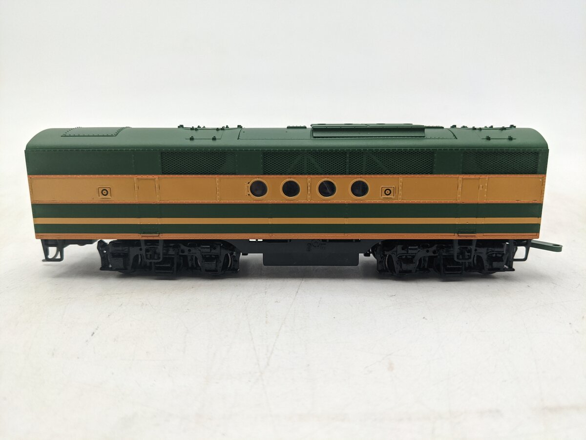 Stewart 5039 HO Western Pacific EMD FT B Powered Diesel Locomotive Kit EX