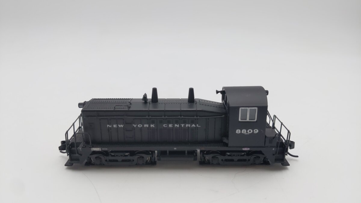 Broadway Limited 7497 N Scale NYC EMD NW2 Diesel Locomotive Sound/DC/DCC #8809
