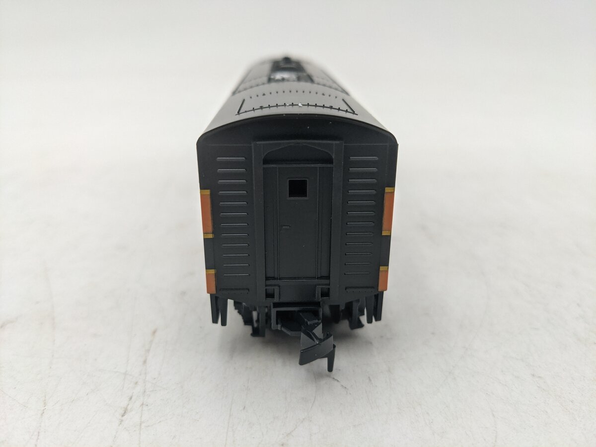 Stewart 8471 HO Great Northern F3B Phase IV Powered Diesel Locomotive EX/Box