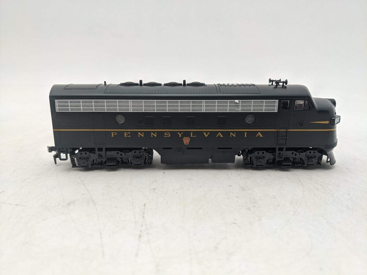 Stewart 8440 HO Pennsylvania F3 A Powered Diesel Locomotive EX/Box