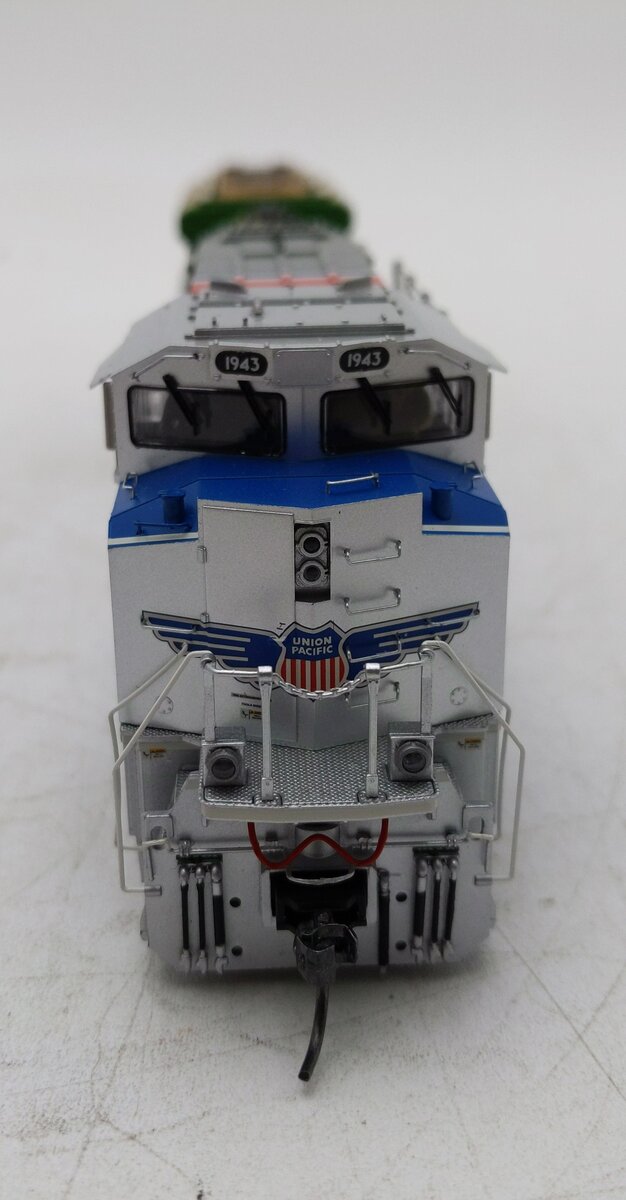 MTH 80-2380-1 HO Union Pacific SD70ACe Diesel Locomotive with P-S 3.0 #1943