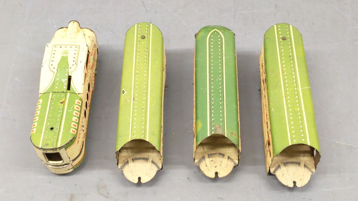 Marx M-10005 Vintage O Union Pacific Streamliner w/ 3 Passenger Cars VG