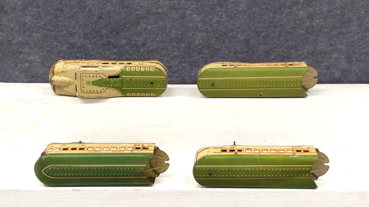 Marx M-10005 Vintage O Union Pacific Streamliner w/ 3 Passenger Cars VG