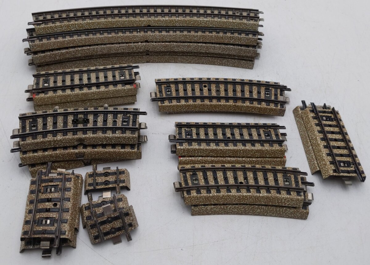 Marklin HO Assorted Curved and Straight Track Sections [150+] VG