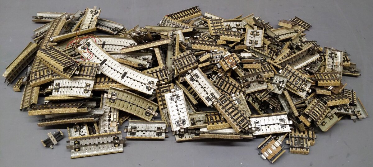 Marklin HO Assorted Curved and Straight Track Sections [150+] VG