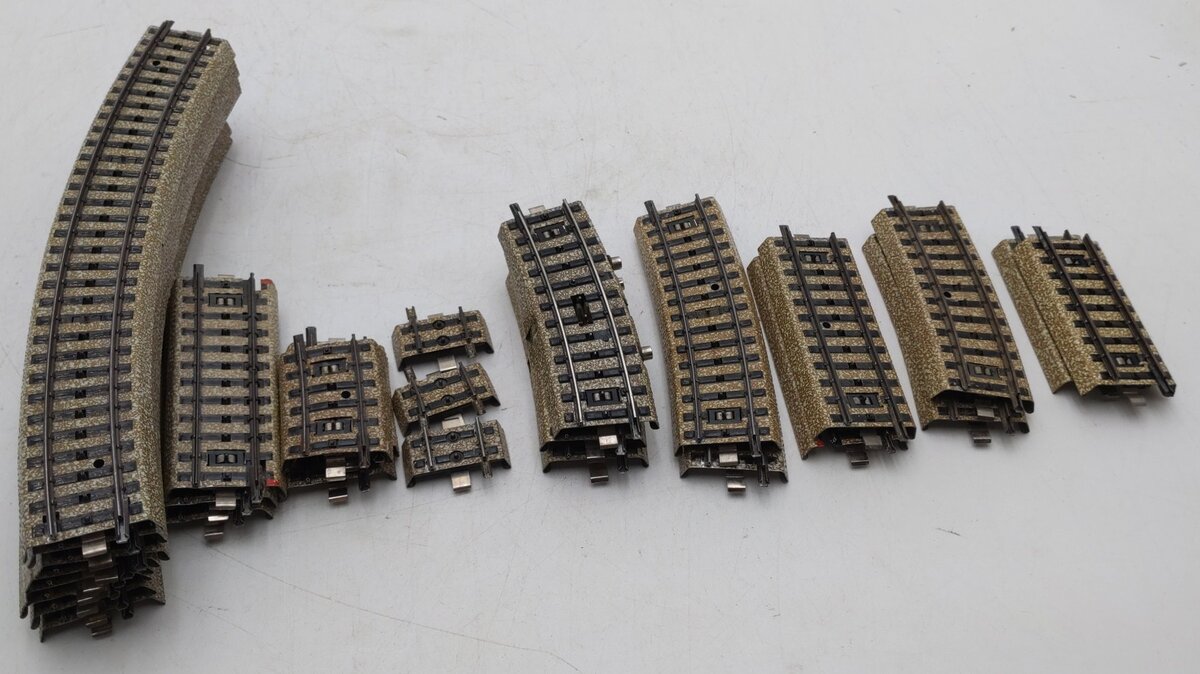 Marklin HO Assorted Curved and Straight Track Sections [150+] VG