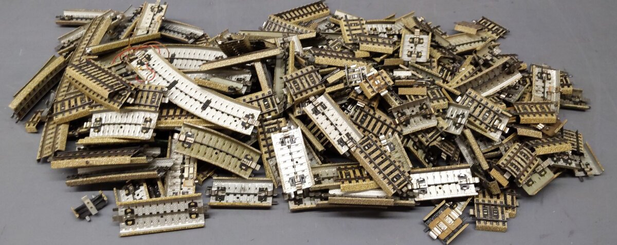Marklin HO Assorted Curved and Straight Track Sections [150+] VG