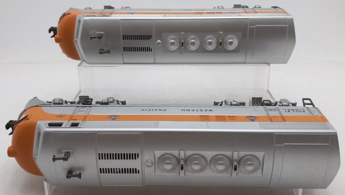 Lionel 2345 Vintage O Western Pacific F3 AA Diesel Locomotive Set w/Repro Shells VG