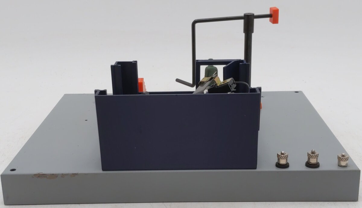 Lionel 6-12701 O Gauge Operating Diesel Fueling Station VG/Box