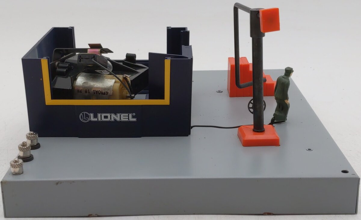 Lionel 6-12701 O Gauge Operating Diesel Fueling Station VG/Box
