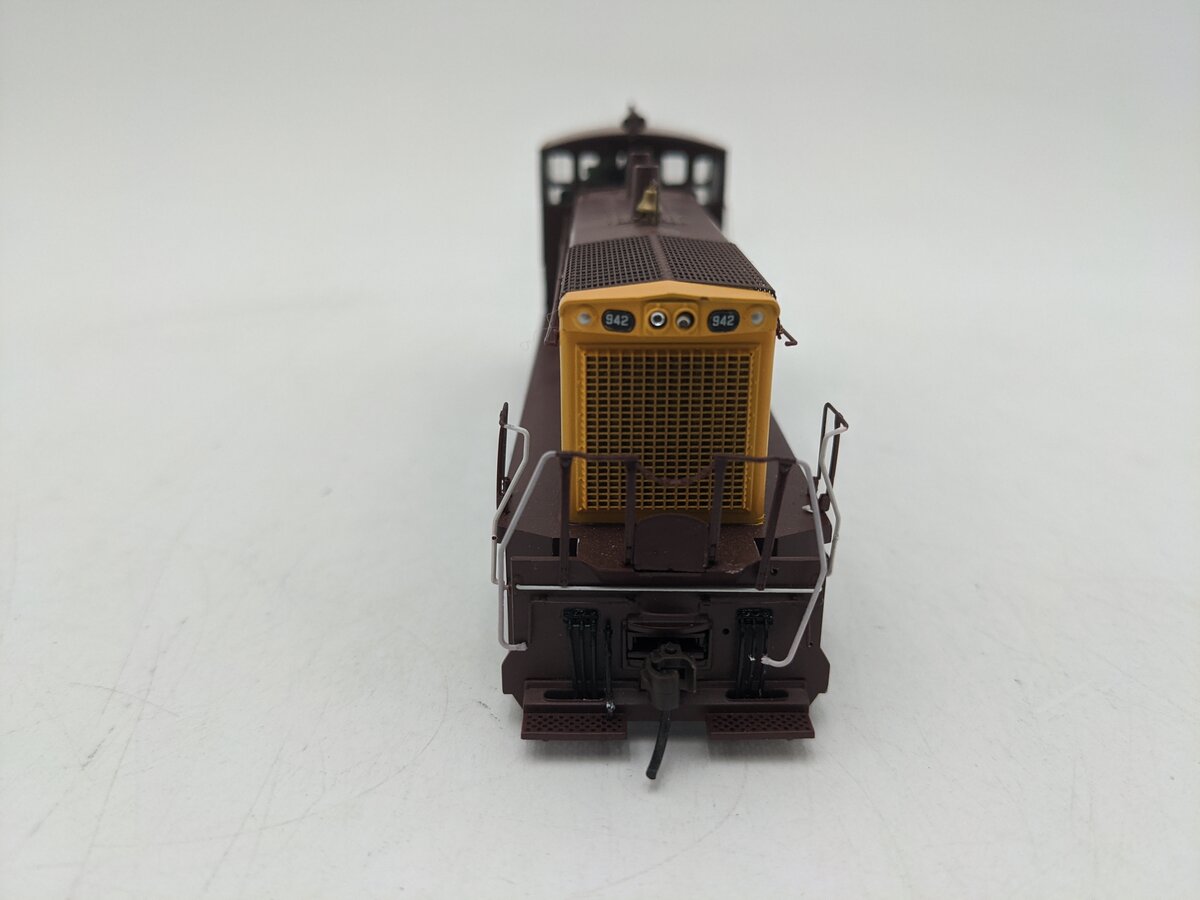 Athearn 95849 HO Rock Island SW1500 Diesel Locomotive #942
