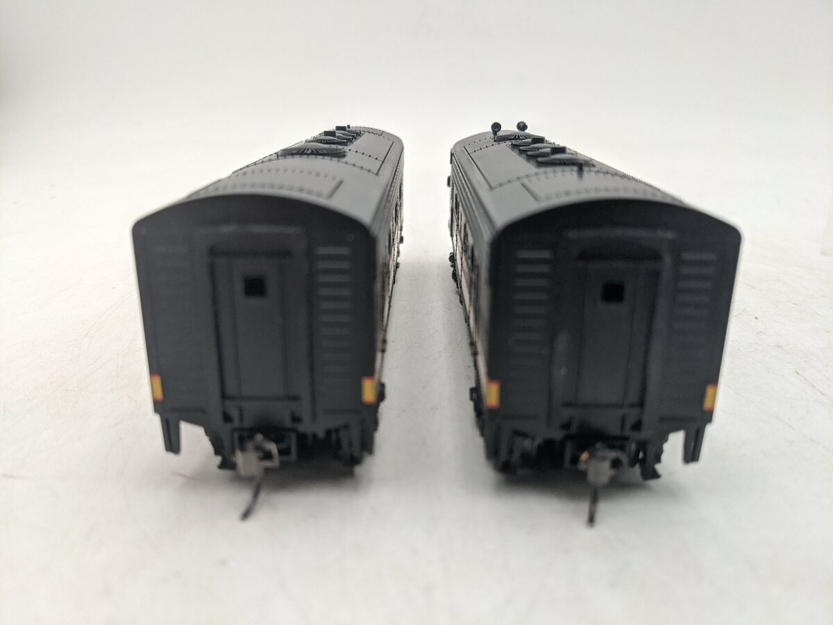 Stewart Hobbies, Inc 5915 HO Northern Pacific F9 AB Diesel Locomotive Set EX/Box