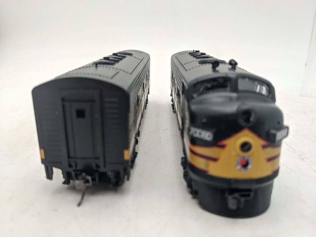 Stewart Hobbies, Inc 5915 HO Northern Pacific F9 AB Diesel Locomotive Set EX/Box