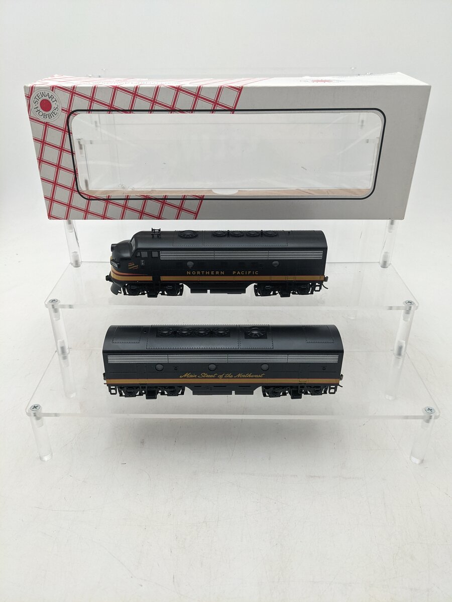 Stewart Hobbies, Inc 5915 HO Northern Pacific F9 AB Diesel Locomotive Set EX/Box