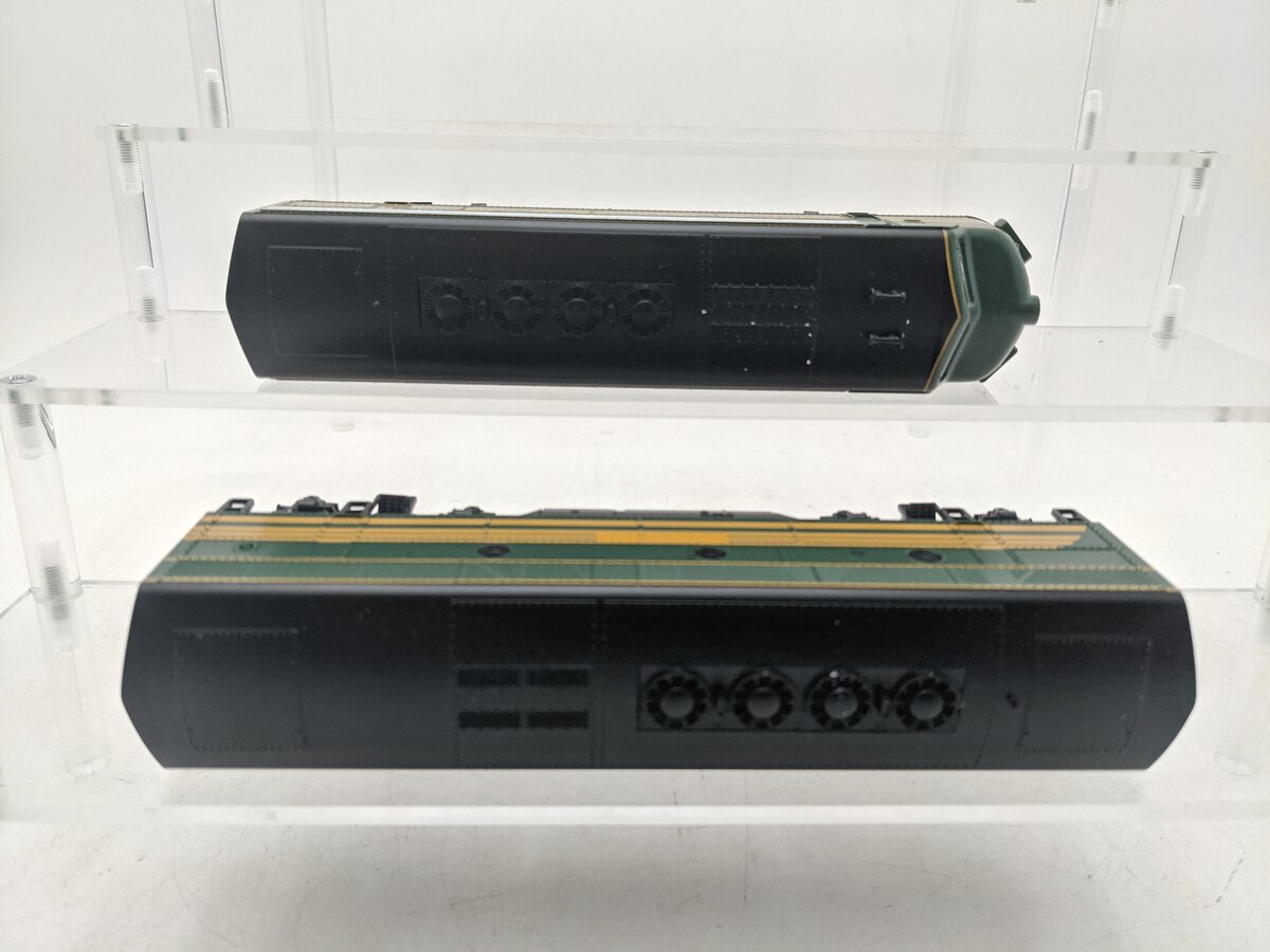 Stewart 5312 HO Maine Central EMD F3 Phase II Late A/B Diesel Locomotive Kit EX/Box