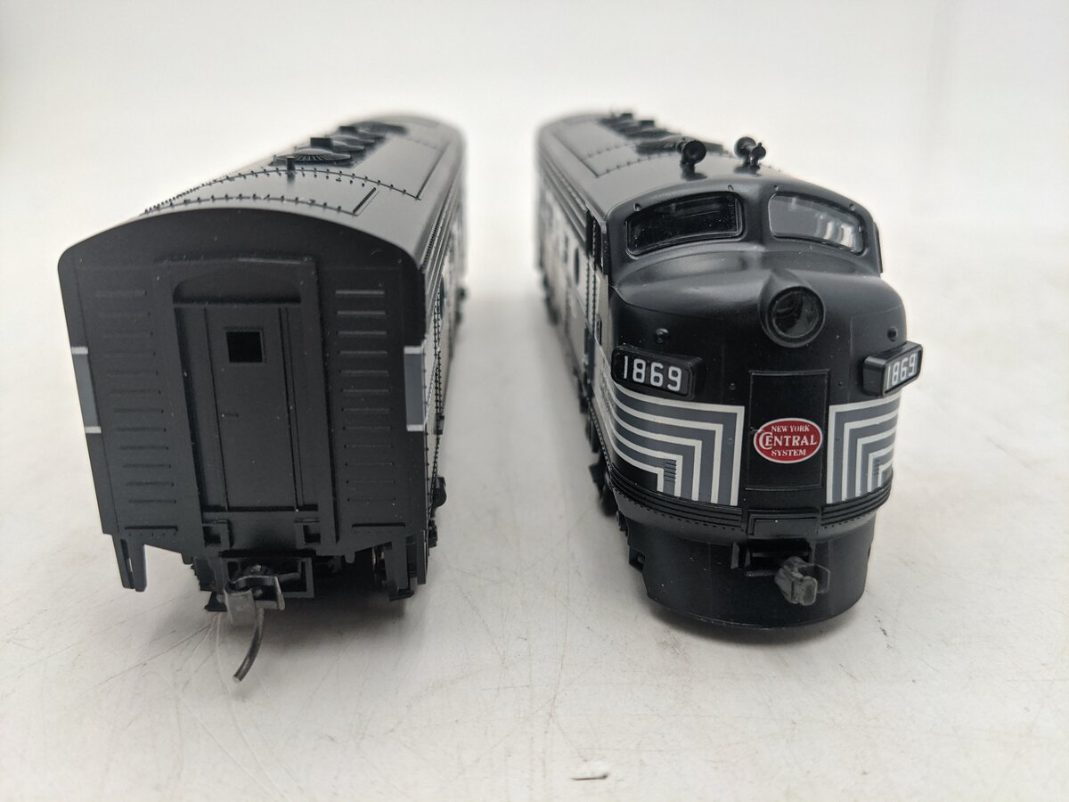 Stewart 5813 HO New York Central F7 PhaseII A/B Set EX/Box