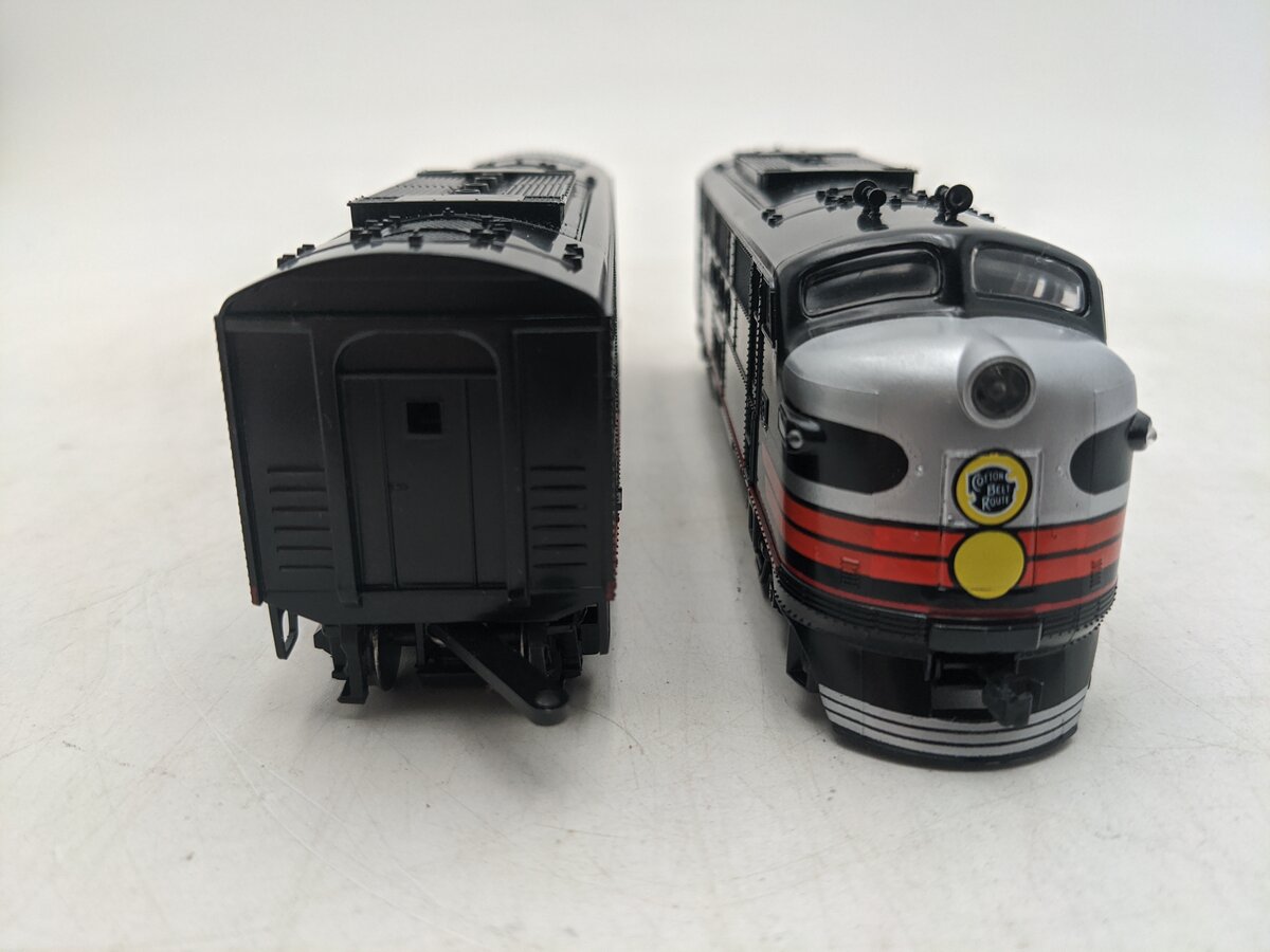 Stewart 5027 HO Cotton Belt EMD FT A/B Powered Diesel Locomotive Set EX