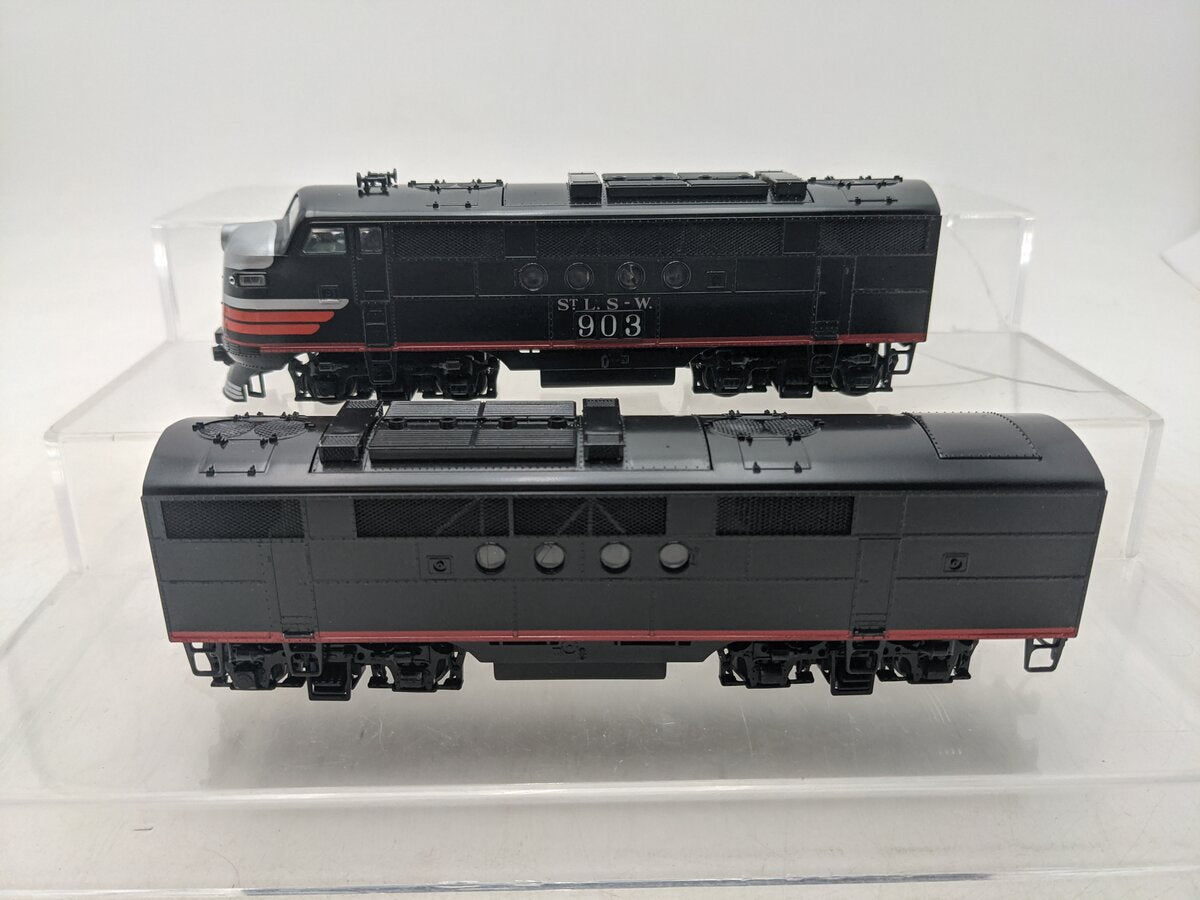 Stewart 5027 HO Cotton Belt EMD FT A/B Powered Diesel Locomotive Set EX