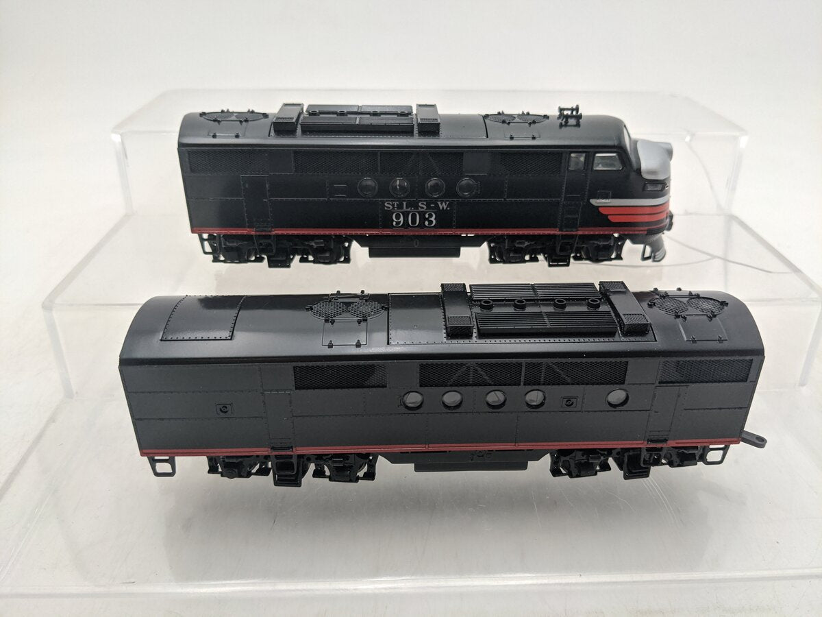 Stewart 5027 HO Cotton Belt EMD FT A/B Powered Diesel Locomotive Set EX