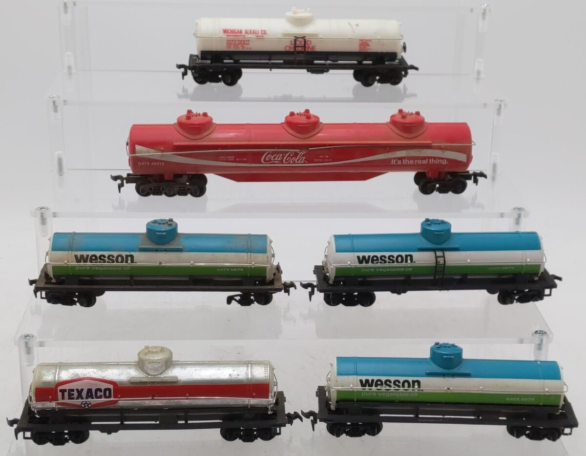 HO Scale Assorted Tank Cars [6]