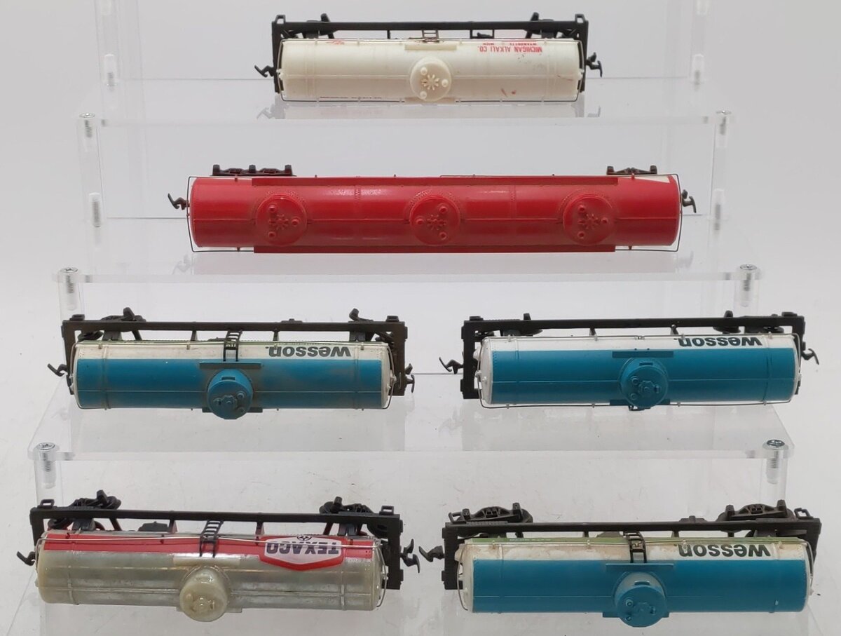 HO Scale Assorted Tank Cars [6]