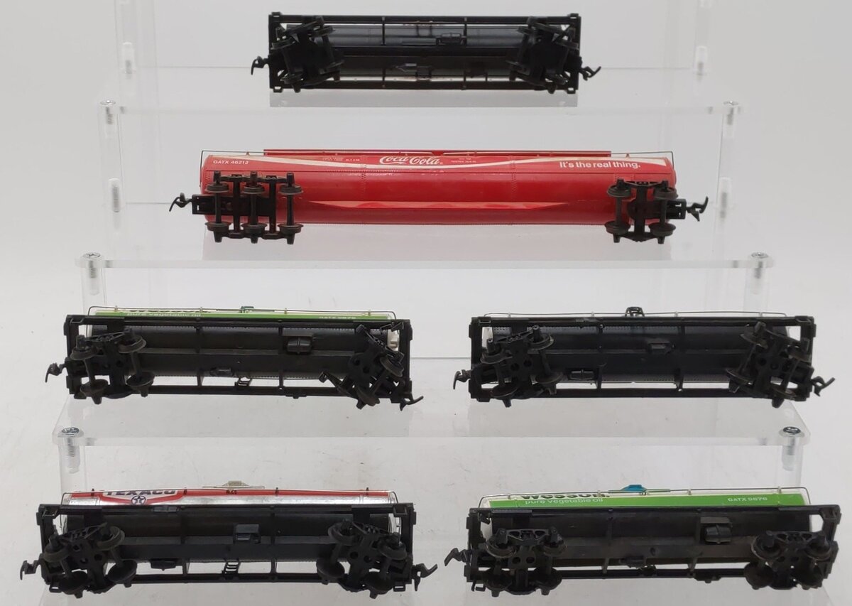 HO Scale Assorted Tank Cars [6]