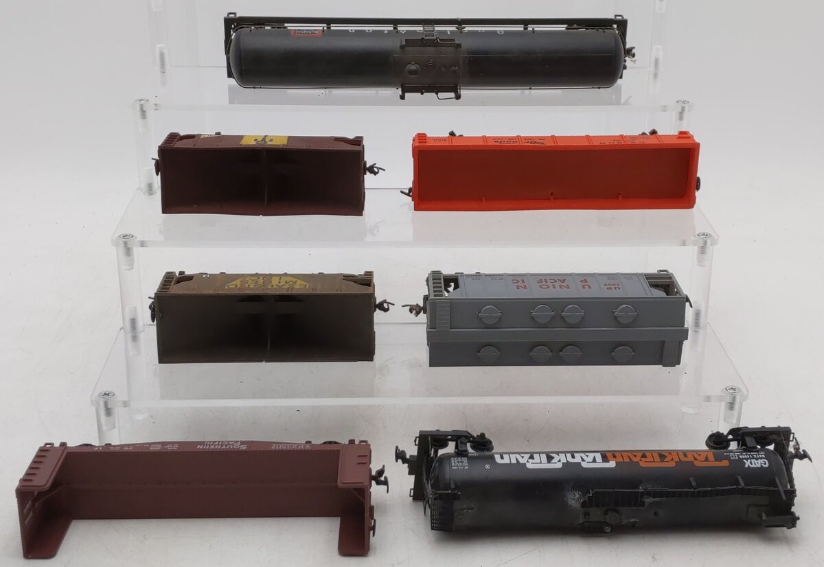 HO Scale Assorted Freight Cars [7]