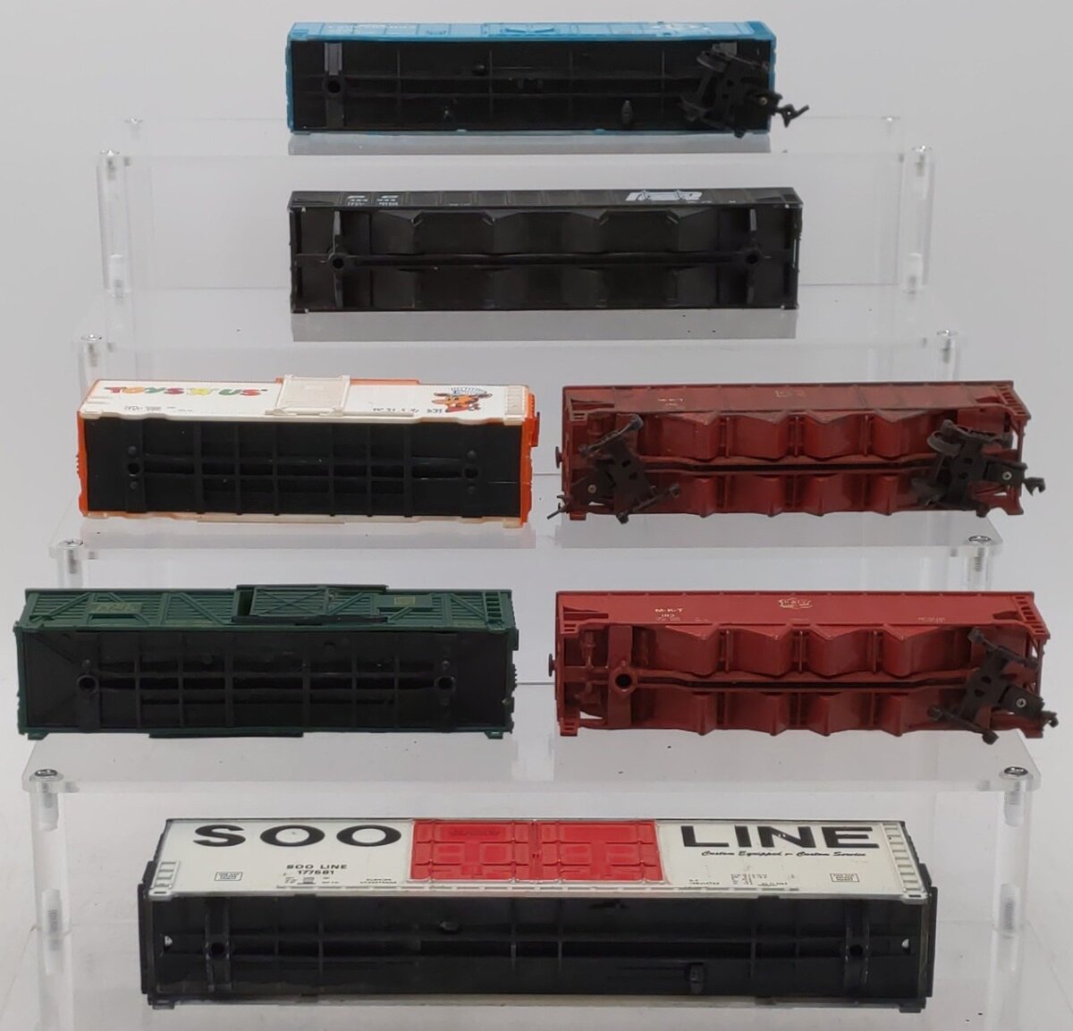 HO Scale Assorted Freight Cars [7]