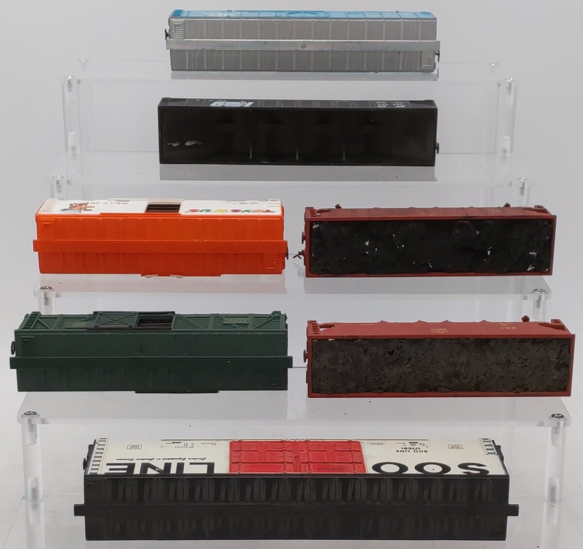 HO Scale Assorted Freight Cars [7]