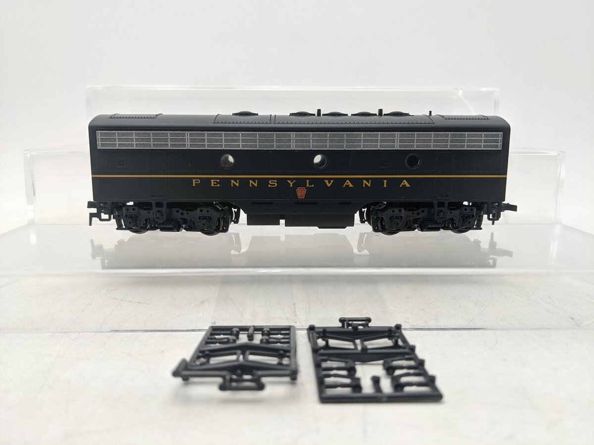 Stewart Hobbies 9121 HO Scale Non-Powered PRR F7B Phase 1 Late Diesel Locomotive EX