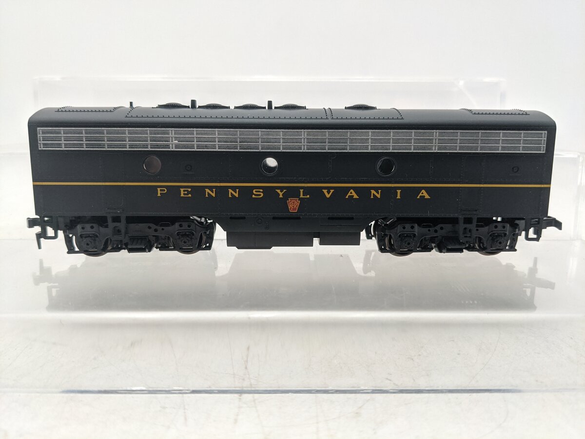 Stewart Hobbies 9121 HO Scale Non-Powered PRR F7B Phase 1 Late Diesel Locomotive EX