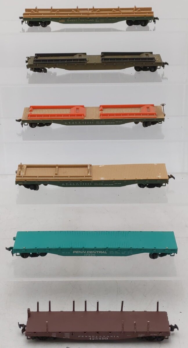 HO Scale Assorted Freight Cars [6]