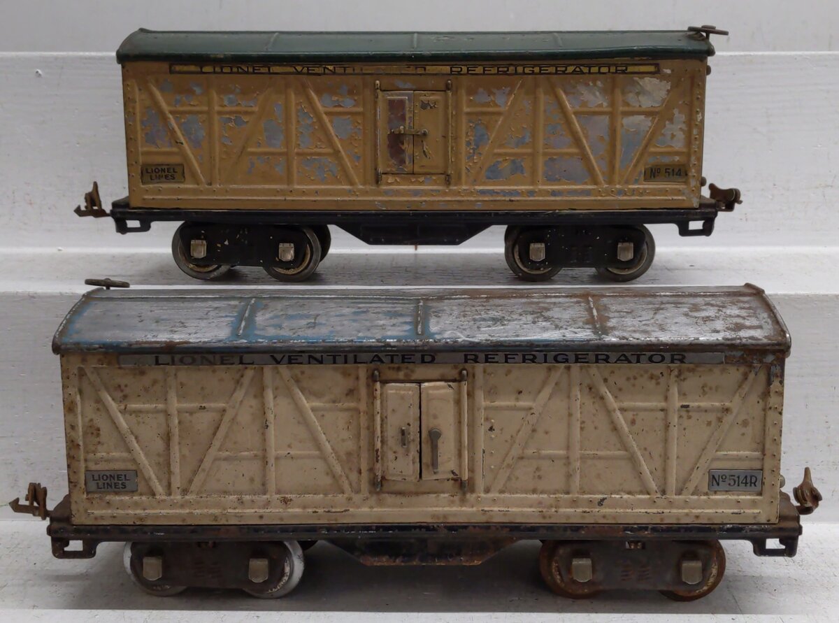 Lionel Standard Vintage Tinplate Ivory and Peacock Reefer Car Set