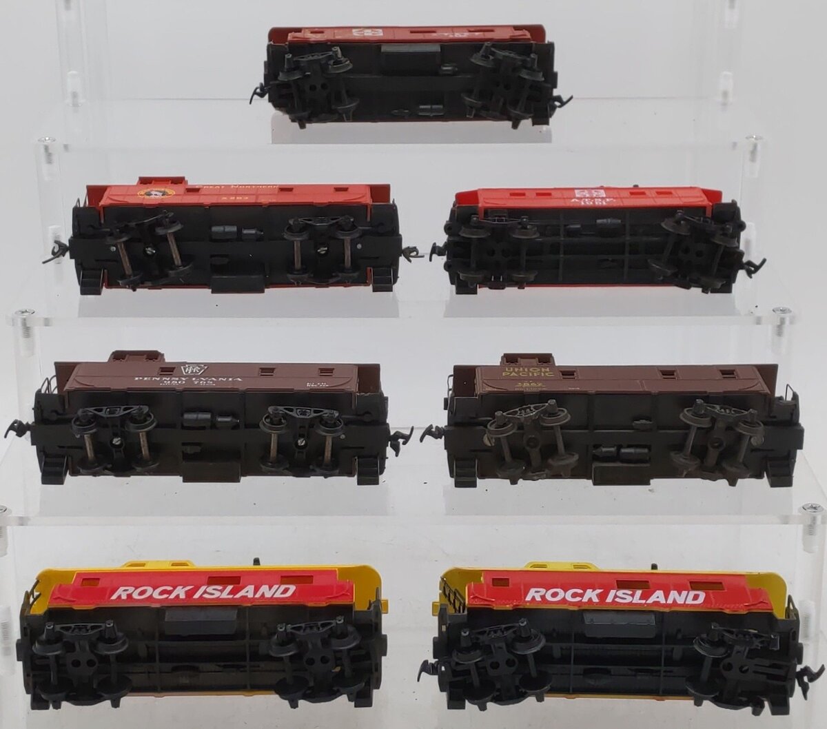 HO Scale Assorted Freight Cars [6]