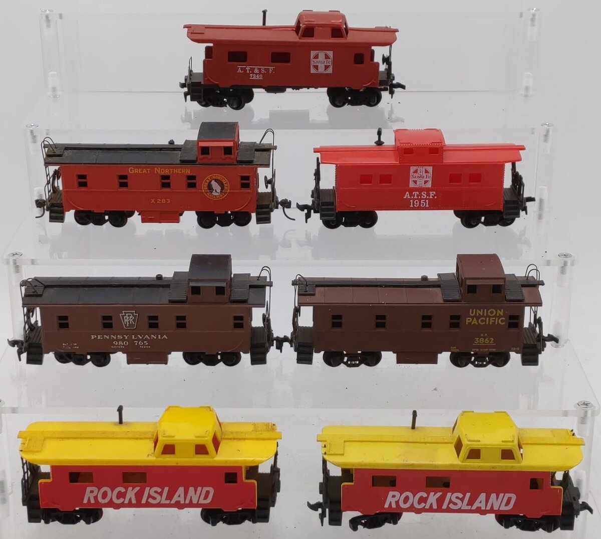 HO Scale Assorted Freight Cars [6]